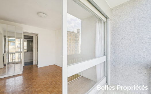 Appartement Paris 18, VAUVENARGUES