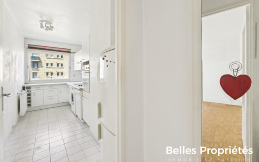 Appartement Paris 18, VAUVENARGUES