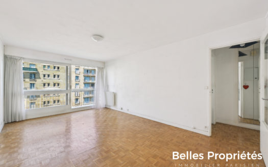 Appartement Paris 18, VAUVENARGUES